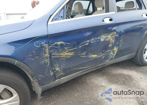 2018 Mercedes-Benz Glc 300 4Matic z USA, uszkodzony, nr VIN WDC0G4KB0JV086622